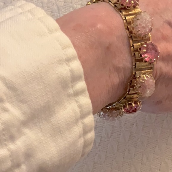 Vintage bracelet and earring set. - Picture 4 of 4